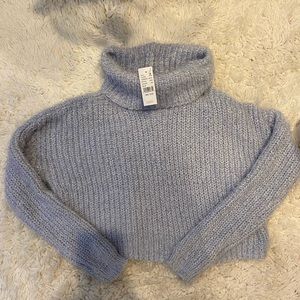Women’s crop sweater